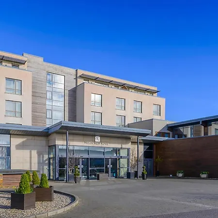 Manor West & Leisure Club Hotel