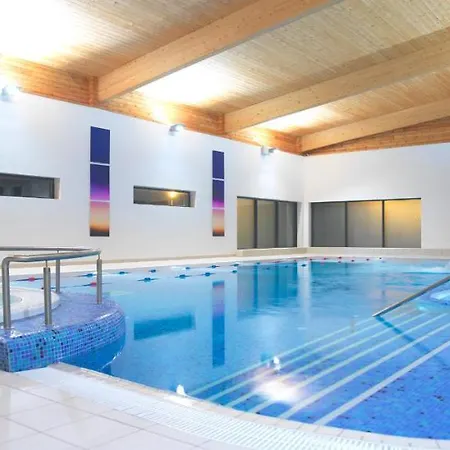 Manor West & Leisure Club Hotel 4*