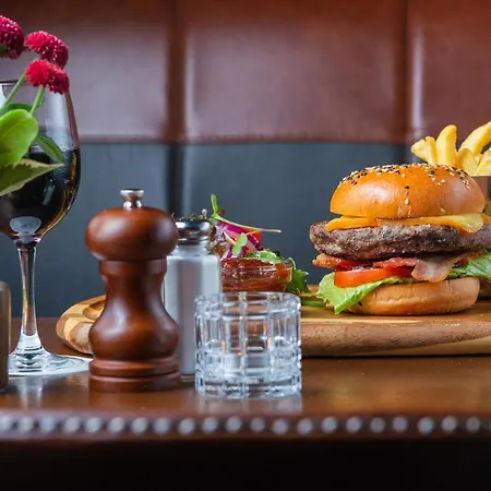 Manor West & Leisure Club