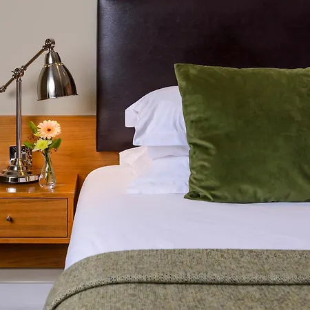 Manor West & Leisure Club Hotel 4*