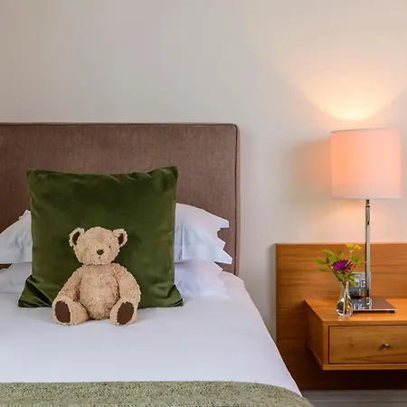 Manor West & Leisure Club 4*