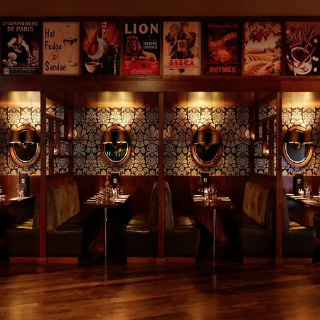 Manor West & Leisure Club Szálloda 4*