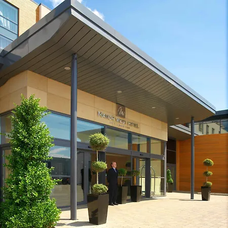 Manor West & Leisure Club Hotel