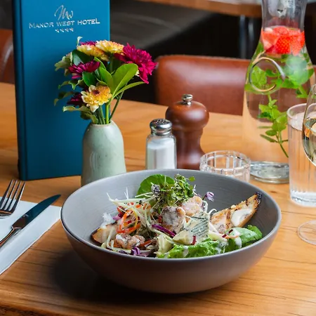 Manor West & Leisure Club 4*