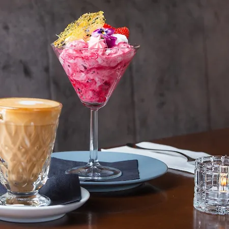 Manor West & Leisure Club Szálloda 4*