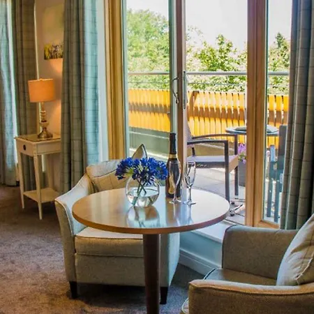 Manor West & Leisure Club 호텔 4*