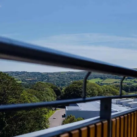 Manor West & Leisure Club Hotel 4*