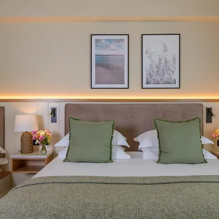 Manor West & Leisure Club Hotel 4*