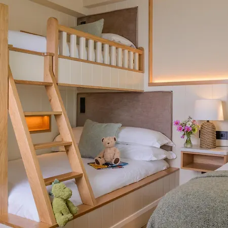 Manor West & Leisure Club