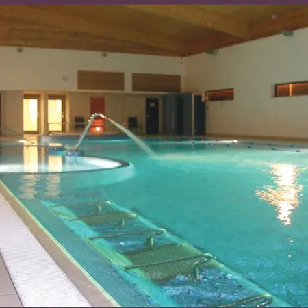 Manor West & Leisure Club Szálloda 4*