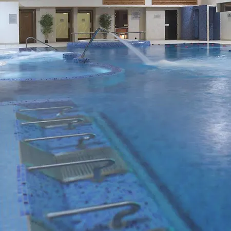 호텔 Manor West & Leisure Club