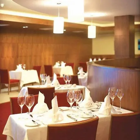 Manor West & Leisure Club Hotel