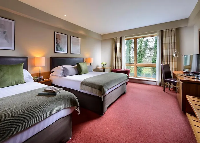 Manor West & Leisure Club 4*