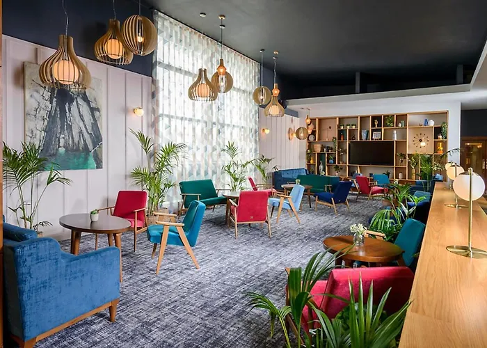 Manor West & Leisure Club Hotel