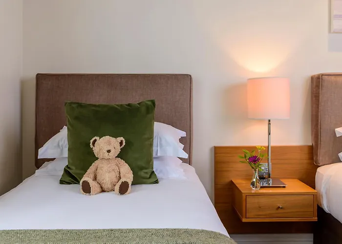 Manor West & Leisure Club 4*