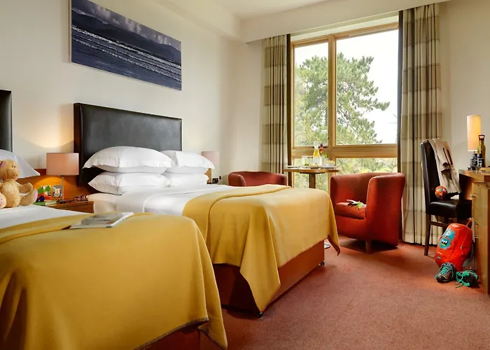 Manor West & Leisure Club Hotel