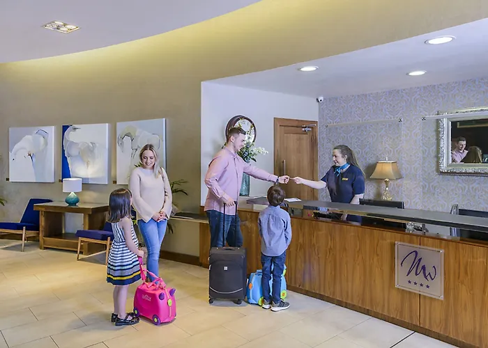 Hotel Manor West & Leisure Club 4*