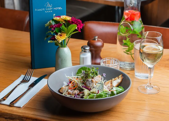 Manor West & Leisure Club 4*