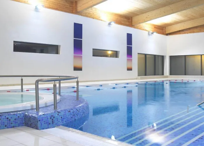 Manor West & Leisure Club 4*