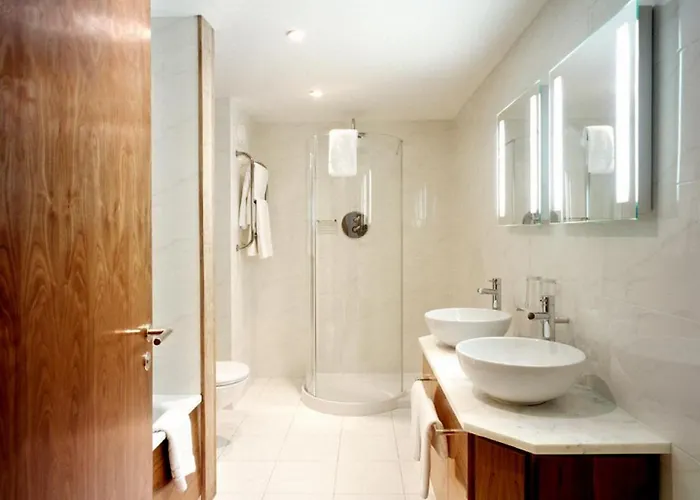 Hotel Manor West & Leisure Club 4*