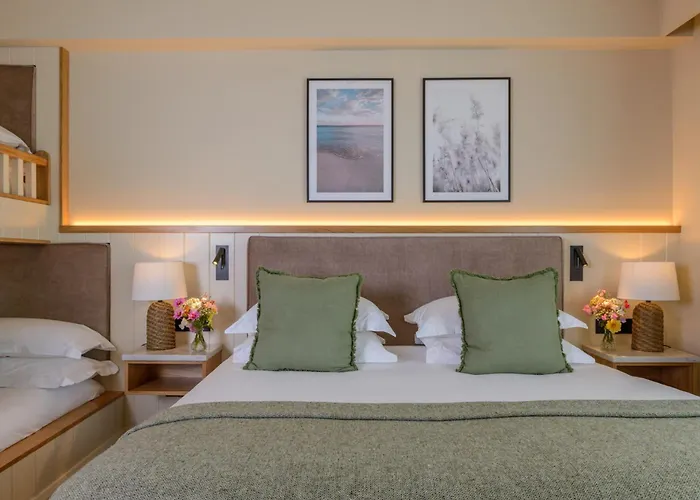 Manor West & Leisure Club Hotel 4*