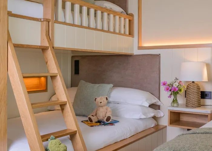 Manor West & Leisure Club