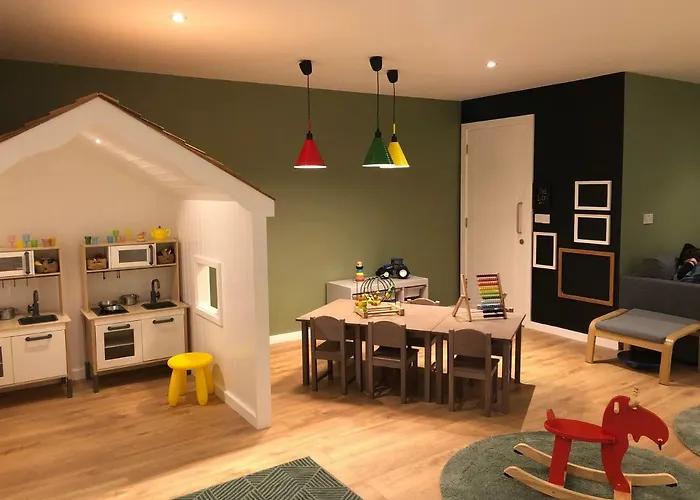 酒店 Manor West & Leisure Club 4*