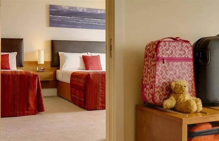 Manor West & Leisure Club 4* 特拉利